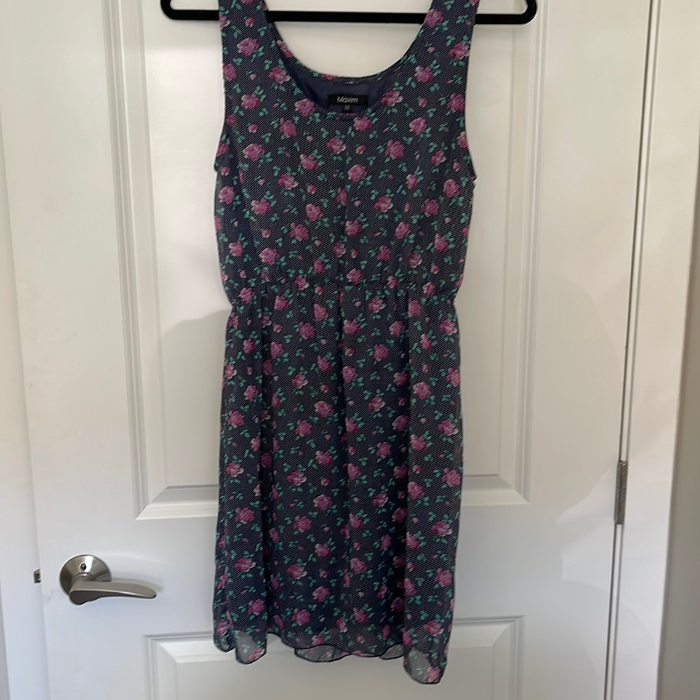 Maxim floral dress with sinch around around waist
